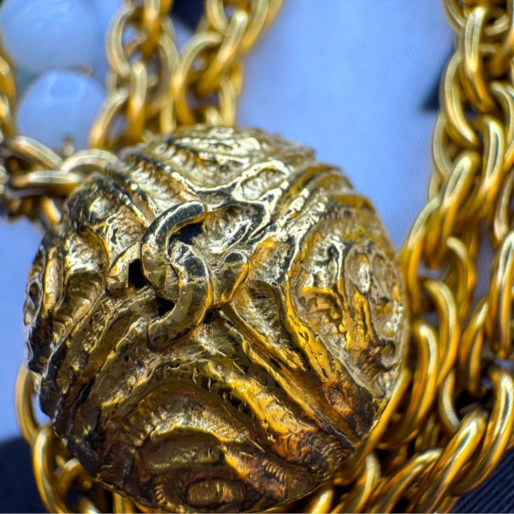 Chanel Gripoix  gold and emerald necklace - Picture 6 of 6